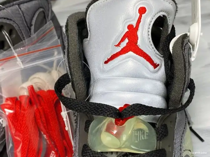 Jordan Off-White Black x Air 5 CT8480-001 0521